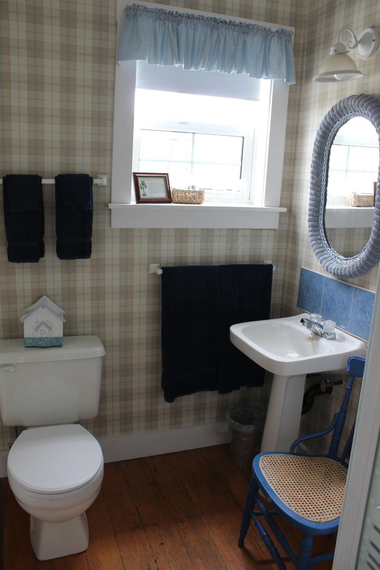 Compass Rose Heritage Inn North Head Room photo