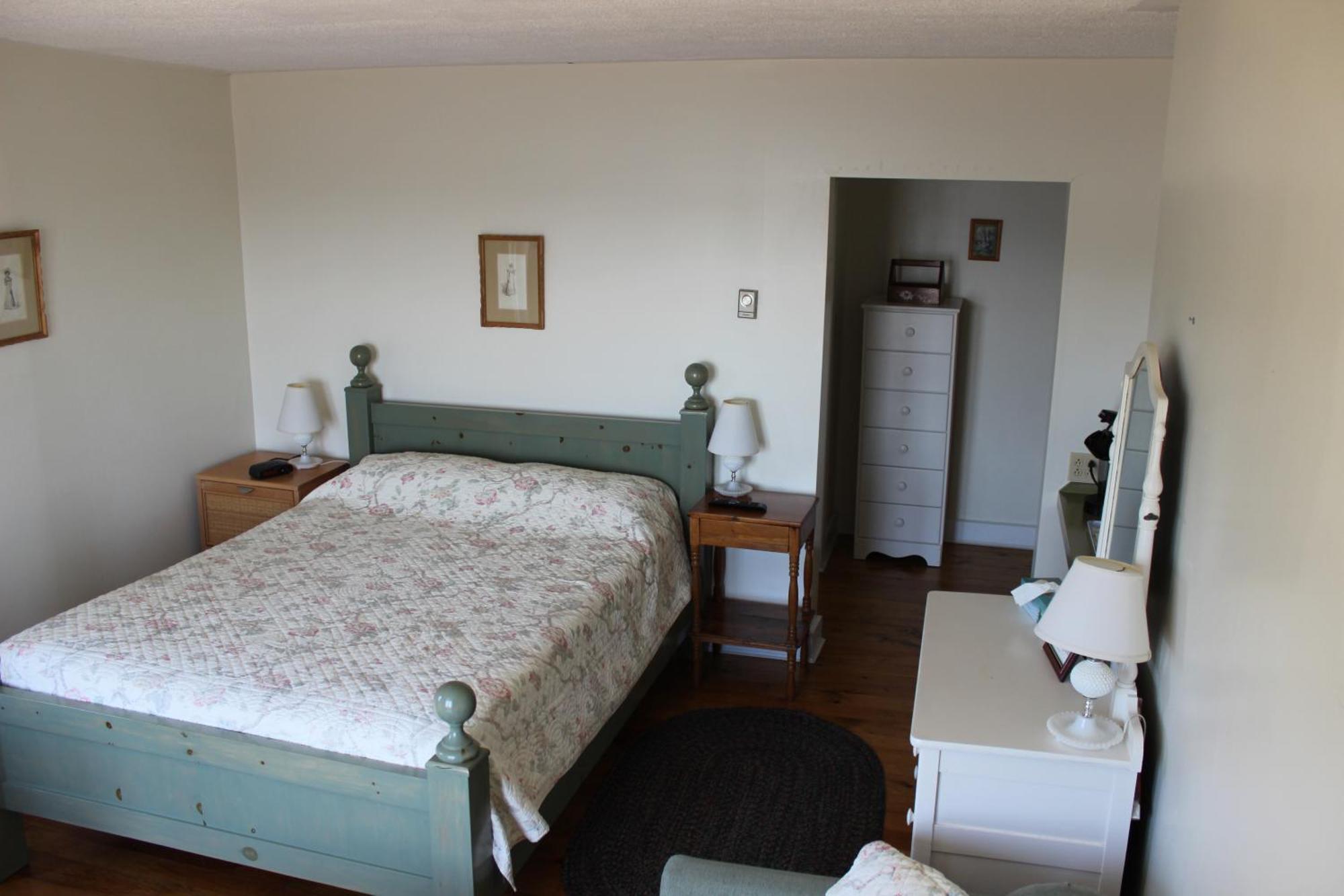 Compass Rose Heritage Inn North Head Room photo